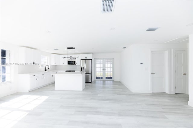 4 of 24 - 18611 Nw 28th Pl, Miami Gardens, FL
