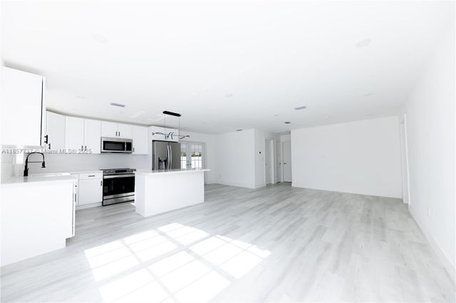 5 of 24 - 18611 Nw 28th Pl, Miami Gardens, FL