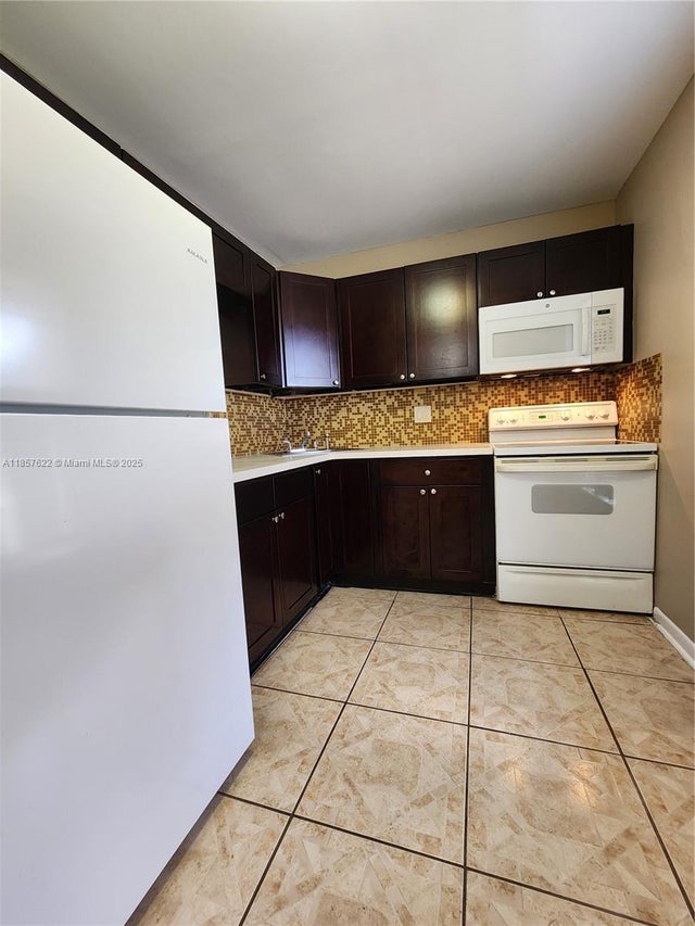 4 of 22 - 6020 Nw 64th Ave 307, Tamarac, FL