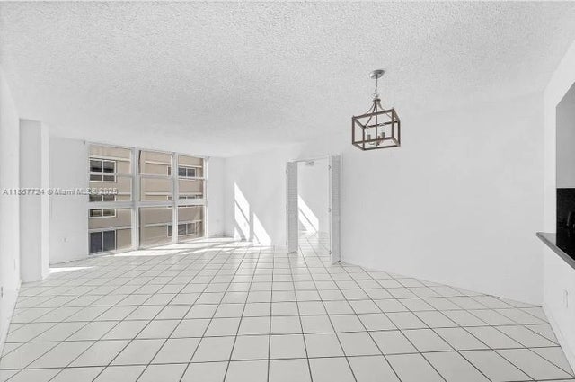 4 of 27 - 1228 West Ave 1415, Miami Beach, FL
