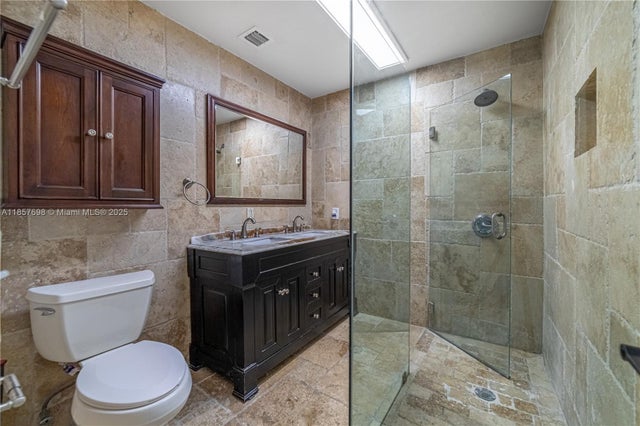 3 of 46 - 925 Sw 94th Ave, Miami, FL