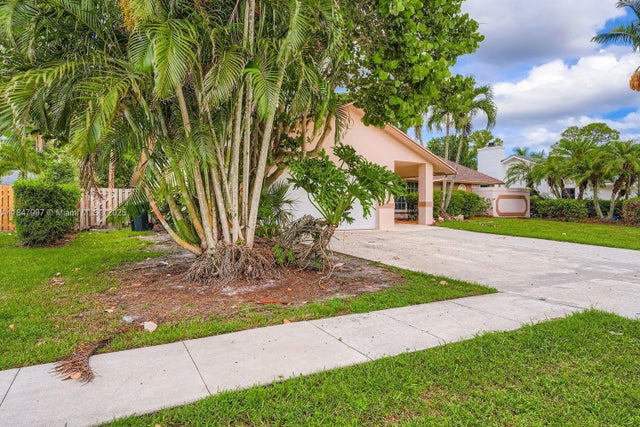 1 of 28 - 836 Blueberry Dr, Wellington, FL