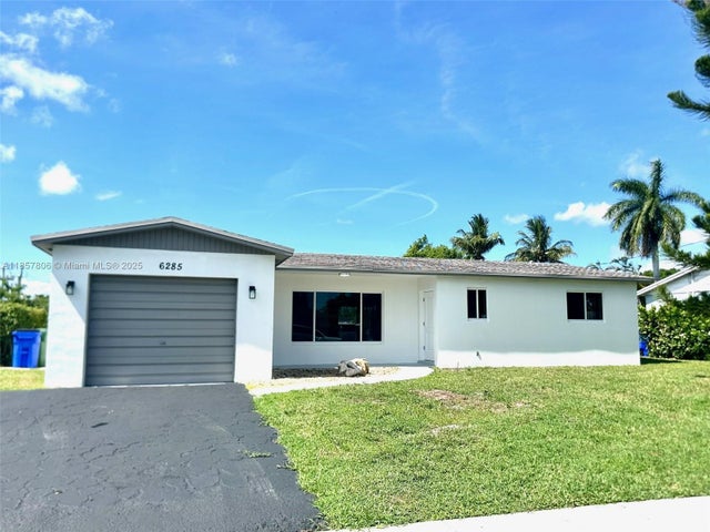 1 of 28 - 6285 Nw 23rd St, Margate, FL