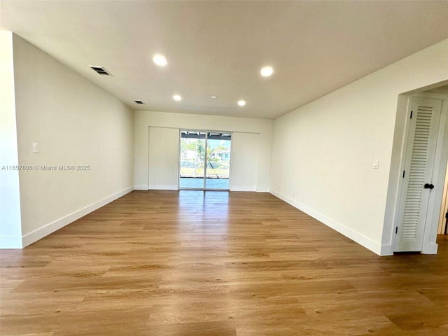 5 of 28 - 6285 Nw 23rd St, Margate, FL