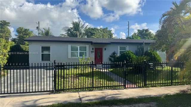 1 of 23 - 11535 Sw 136th Ter, Miami, FL