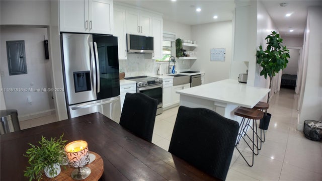 3 of 23 - 11535 Sw 136th Ter, Miami, FL