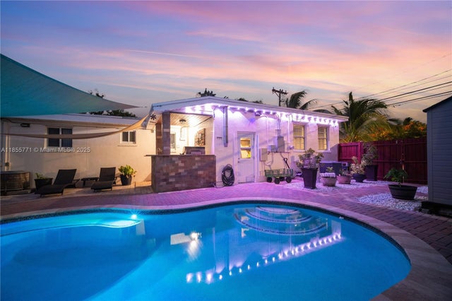 2 of 33 - 3715 Sw 29th St, Miami, FL
