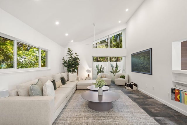 5 of 71 - 1090 Ne 92nd St, Miami Shores, FL