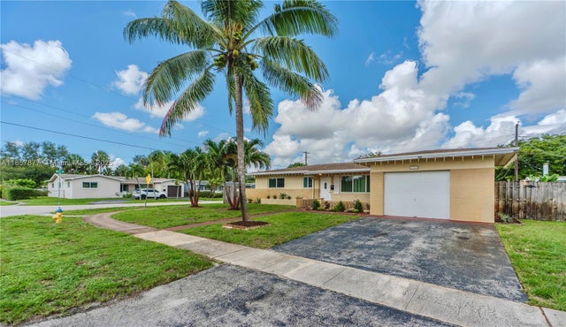 2 of 46 - 120 Nw 77th Way, Pembroke Pines, FL