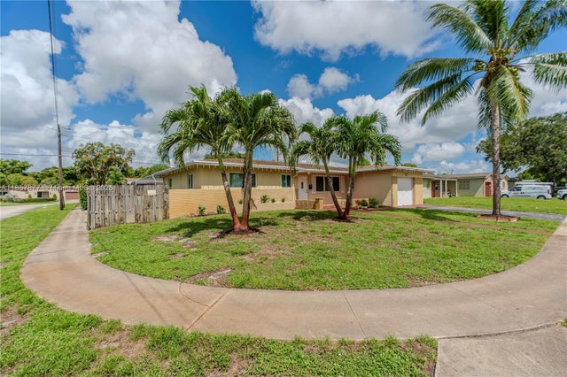 3 of 46 - 120 Nw 77th Way, Pembroke Pines, FL