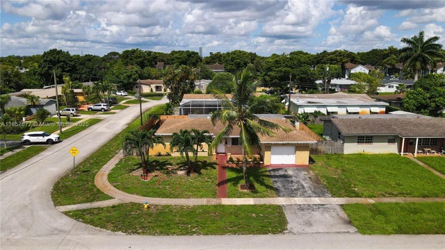4 of 46 - 120 Nw 77th Way, Pembroke Pines, FL