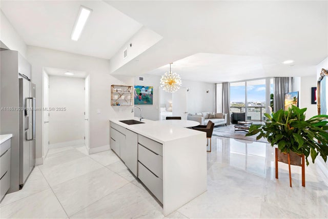 1 of 18 - 400 Alton Rd 1405, Miami Beach, FL
