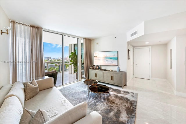 5 of 18 - 400 Alton Rd 1405, Miami Beach, FL
