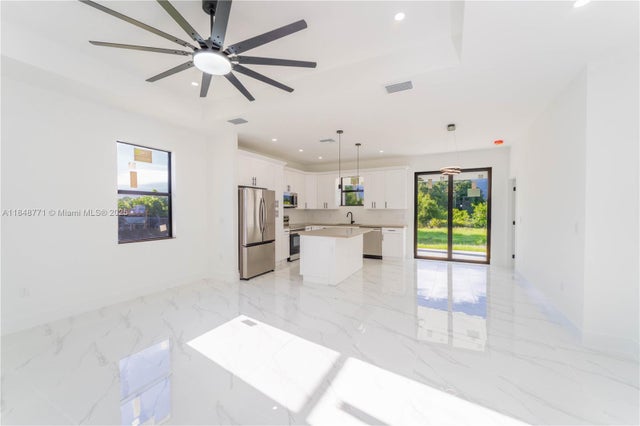 5 of 29 - 433 Rayford St, Lehigh Acres, FL