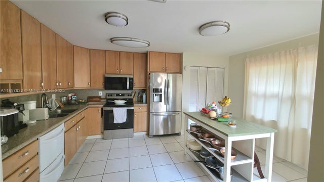 1 of 16 - 8906 Sw 113th Place Cir E, Miami, FL