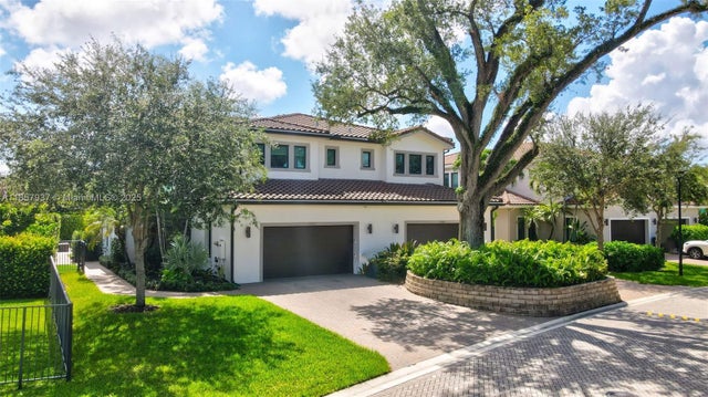 2 of 74 - 5952 W Brookfield Cir W, Hollywood, FL