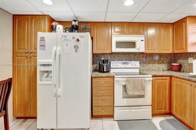3 of 29 - 3001 W Rolling Hills Cir 601, Davie, FL