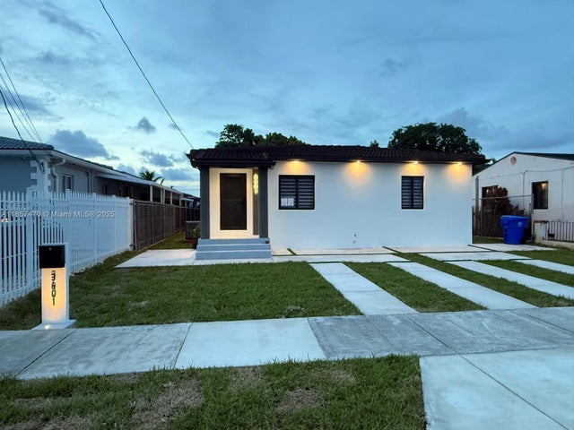 3601 Nw 4th St, Miami