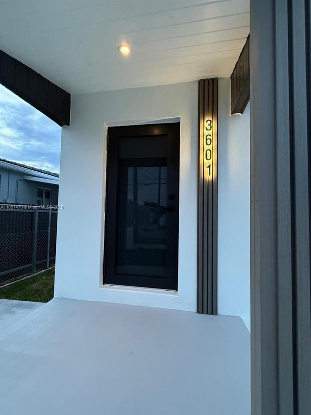 4 of 33 - 3601 Nw 4th St, Miami, FL