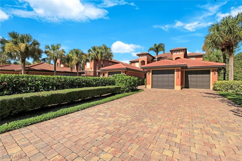 10049 Heather Ln 101, Naples