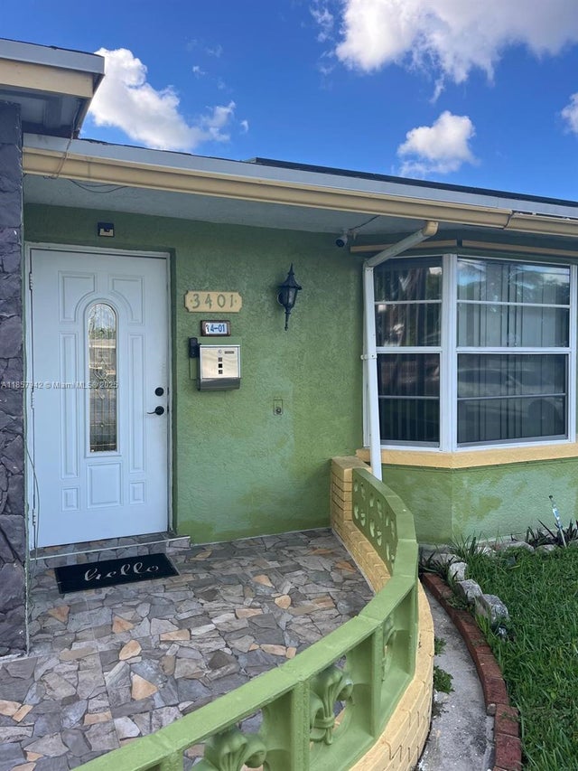 2 of 43 - 3401 Nw 40th St, Lauderdale Lakes, FL