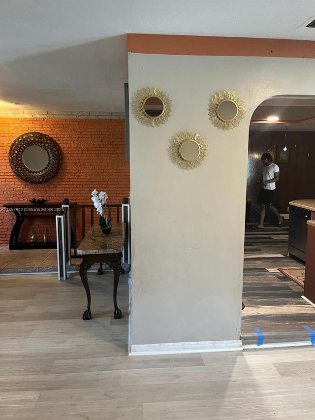 4 of 43 - 3401 Nw 40th St, Lauderdale Lakes, FL