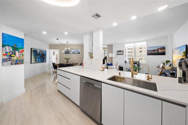4 of 23 - 701 Brickell Key Blvd 707, Miami, FL