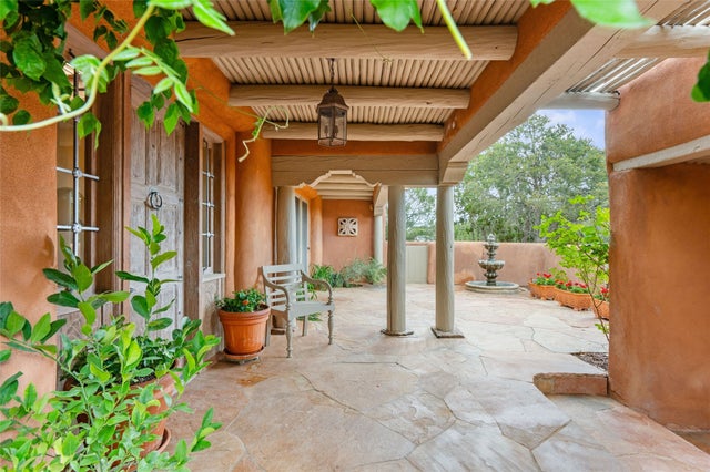 61 Calle San Martin, Santa Fe