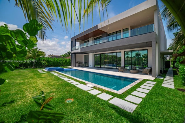 3 of 72 - 493 Holiday Dr, Hallandale Beach, FL