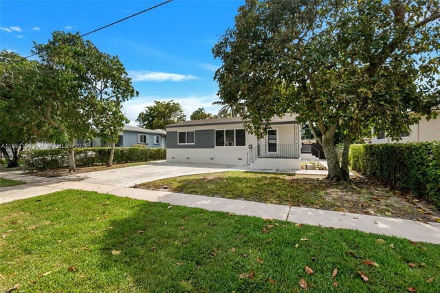 5 of 43 - 130 Ne 169 Ter, North Miami Beach, FL