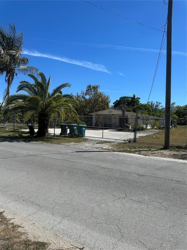 5 of 45 - 19331 Sw 188th St, Miami, FL