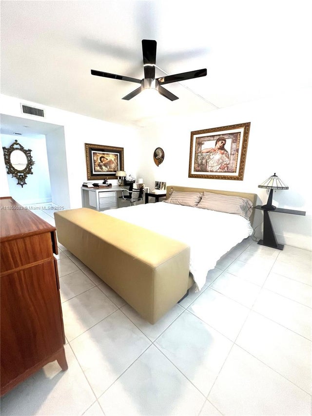 3 of 19 - 408 Lakeview Dr 102, Weston, FL