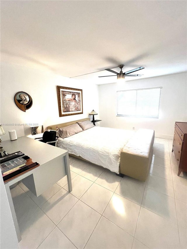4 of 19 - 408 Lakeview Dr 102, Weston, FL