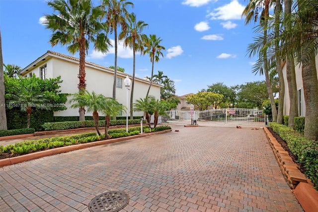 3 of 52 - 1241 Johnson Ct, Hollywood, FL