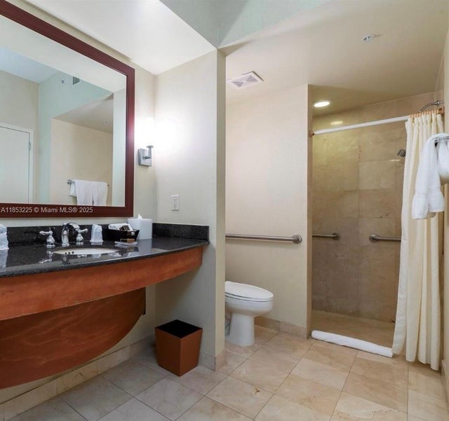 4 of 5 - 18001 Collins Ave 2611, Sunny Isles Beach, FL