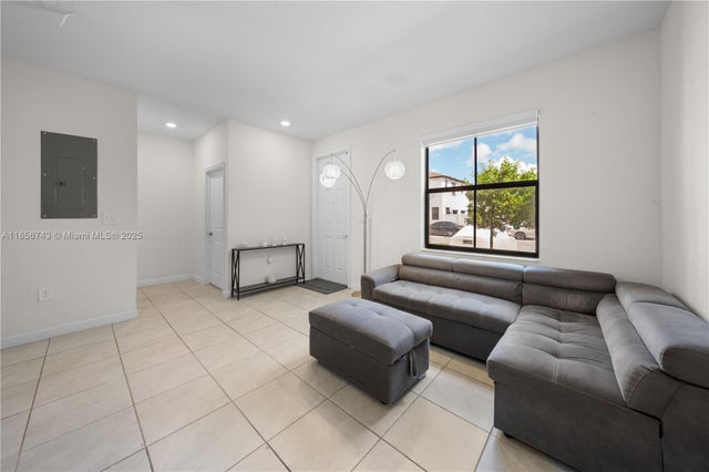 5 of 23 - 3310 W 114th Ter, Hialeah, FL