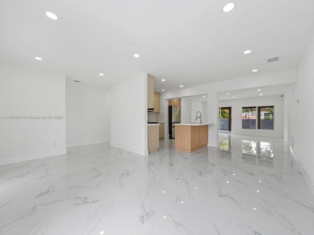 4 of 41 - 6820 Sw 28th Ter, Miami, FL