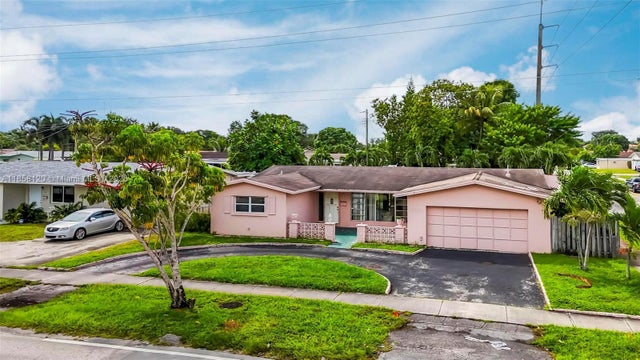 2 of 30 - 5520 Johnson St, Hollywood, FL