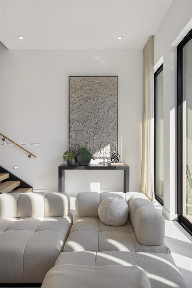 3 of 36 - 84 Sw 28th Rd 7, Miami, FL