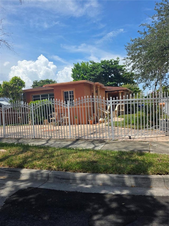 1 of 30 - 501 Nw 43rd St, Miami, FL