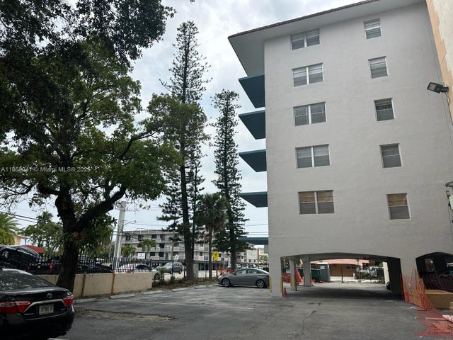 1 of 17 - 12590 Ne 16th Ave 405, North Miami, FL