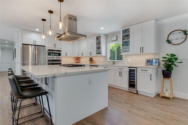 4 of 21 - 18573 Sw 89th Pl, Cutler Bay, FL