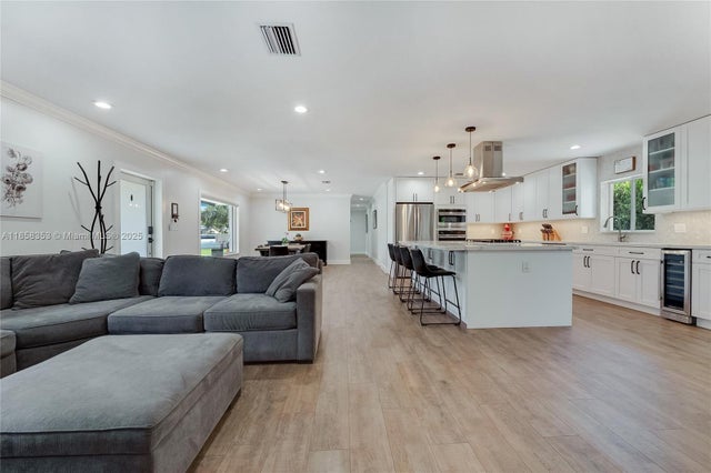 5 of 21 - 18573 Sw 89th Pl, Cutler Bay, FL