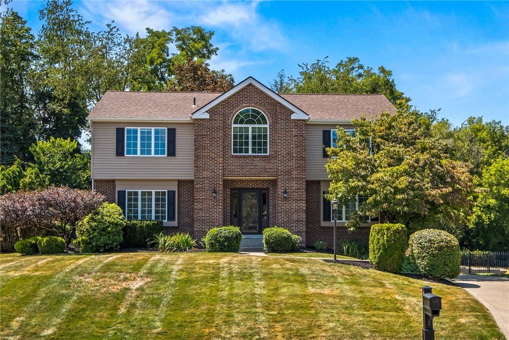 112 Field Club Drive, Robinson