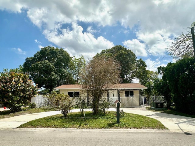 4 of 31 - 6440 Sw 20th St, Miramar, FL