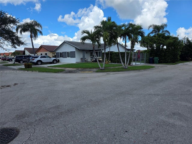 4 of 31 - 13723 Sw 15th St, Miami, FL