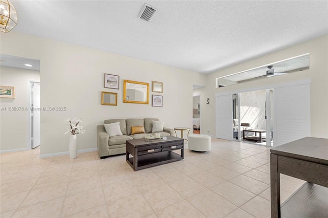 4 of 26 - 4265 Palmetto Trl, Weston, FL