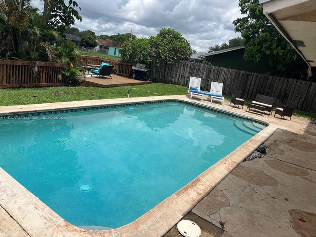 4 of 8 - 5217 Sw 87th Ave, Cooper City, FL