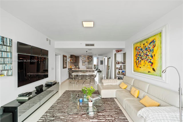 5 of 52 - 900 Biscayne Blvd 5102, Miami, FL