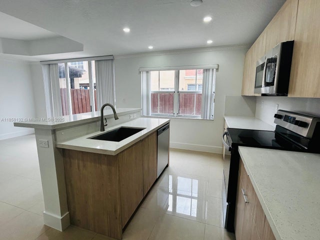 4 of 45 - 3174 Sw 153rd Ct, Miami, FL